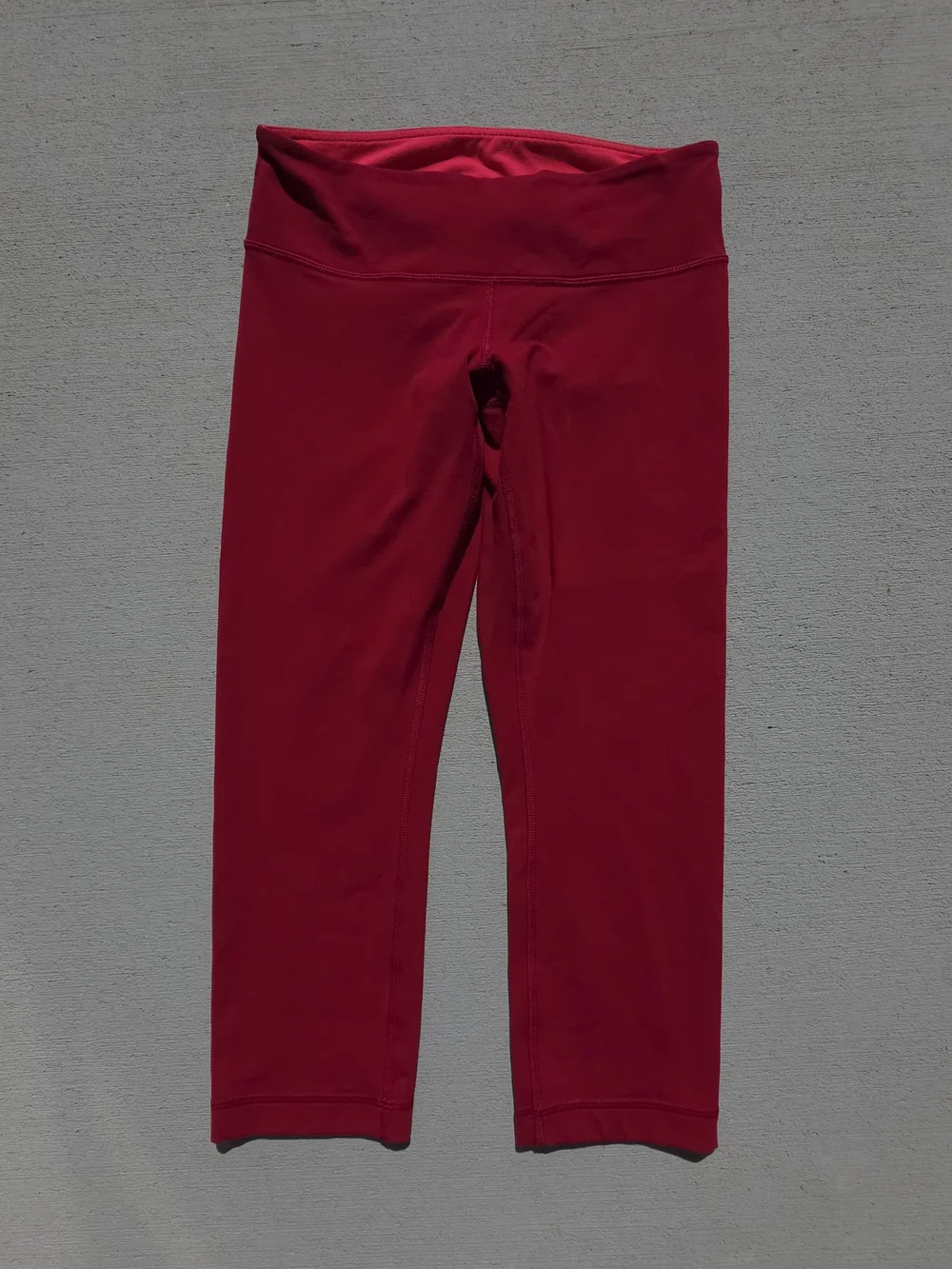Lululemon Athletica Women’s Size 8 Maroon Red Pull On Capri Cropped Leggings
